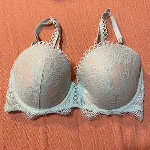 Victoria’s Secret lined Demi bra